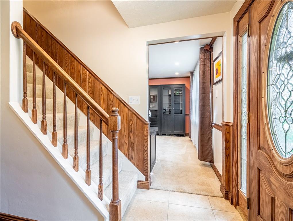 467 Inwood Road Pittsburgh, PA 15237 - Photo 2 of 25