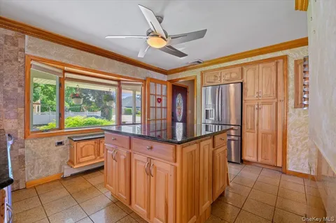 $879,000 | 2 Bridge Lane, Hicksville, NY 11801