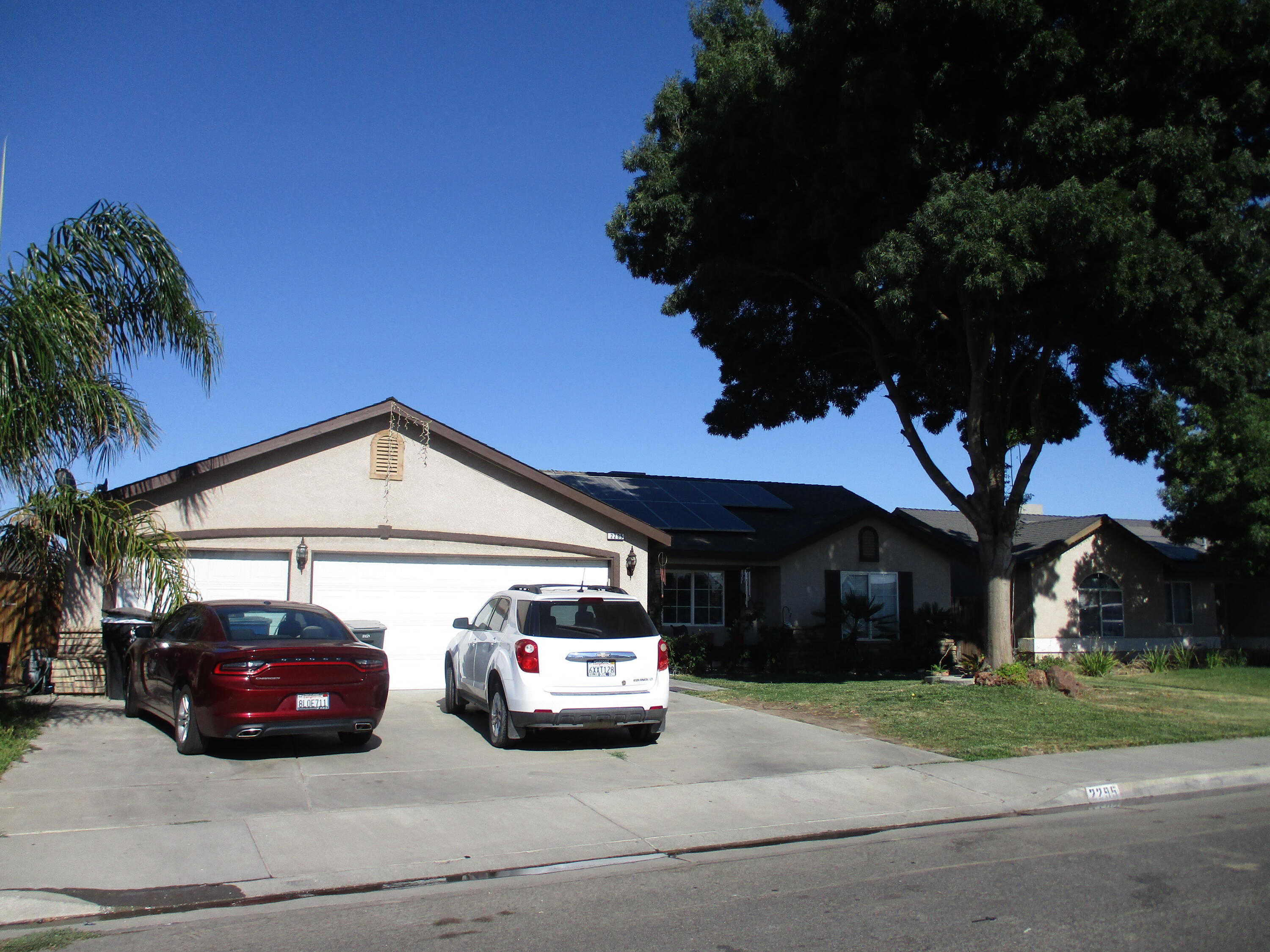 2295 Ranier Way Hanford, CA 93230 - Photo 2 of 15 2