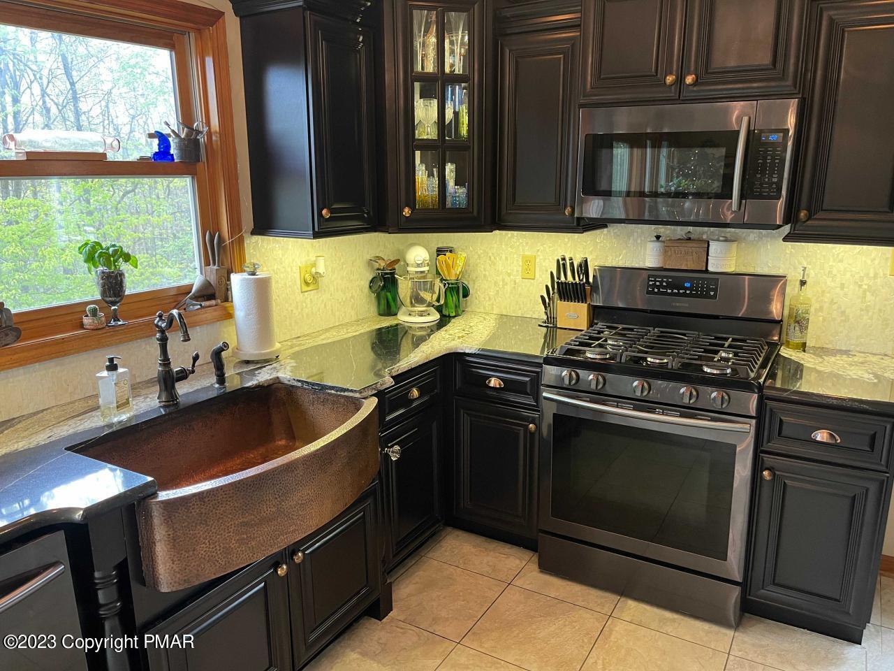 447 Ridge Road Stroudsburg, PA 18360 - Photo 2 of 94 Kitchen
