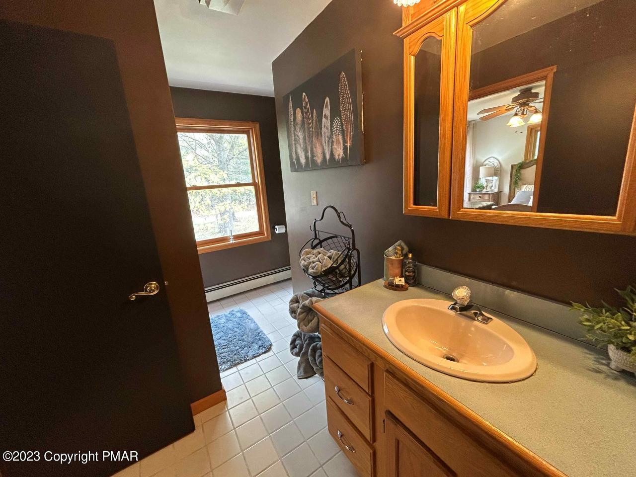 447 Ridge Road Stroudsburg, PA 18360 - Photo 64 of 94 Main Bath