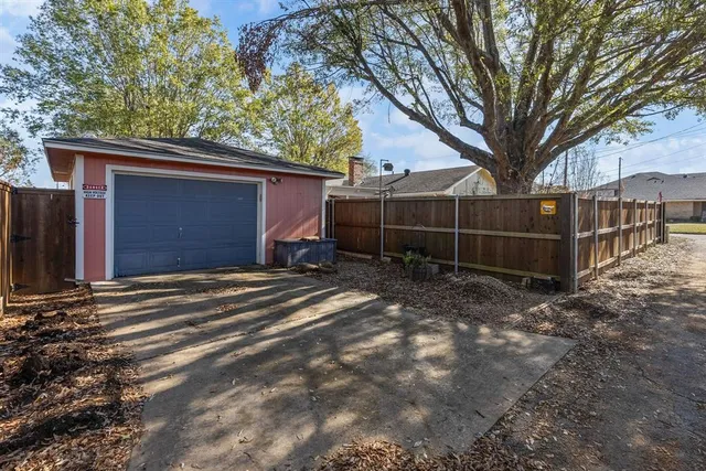 $255,000 | 1115 36th Street Northeast, Paris, TX 75462