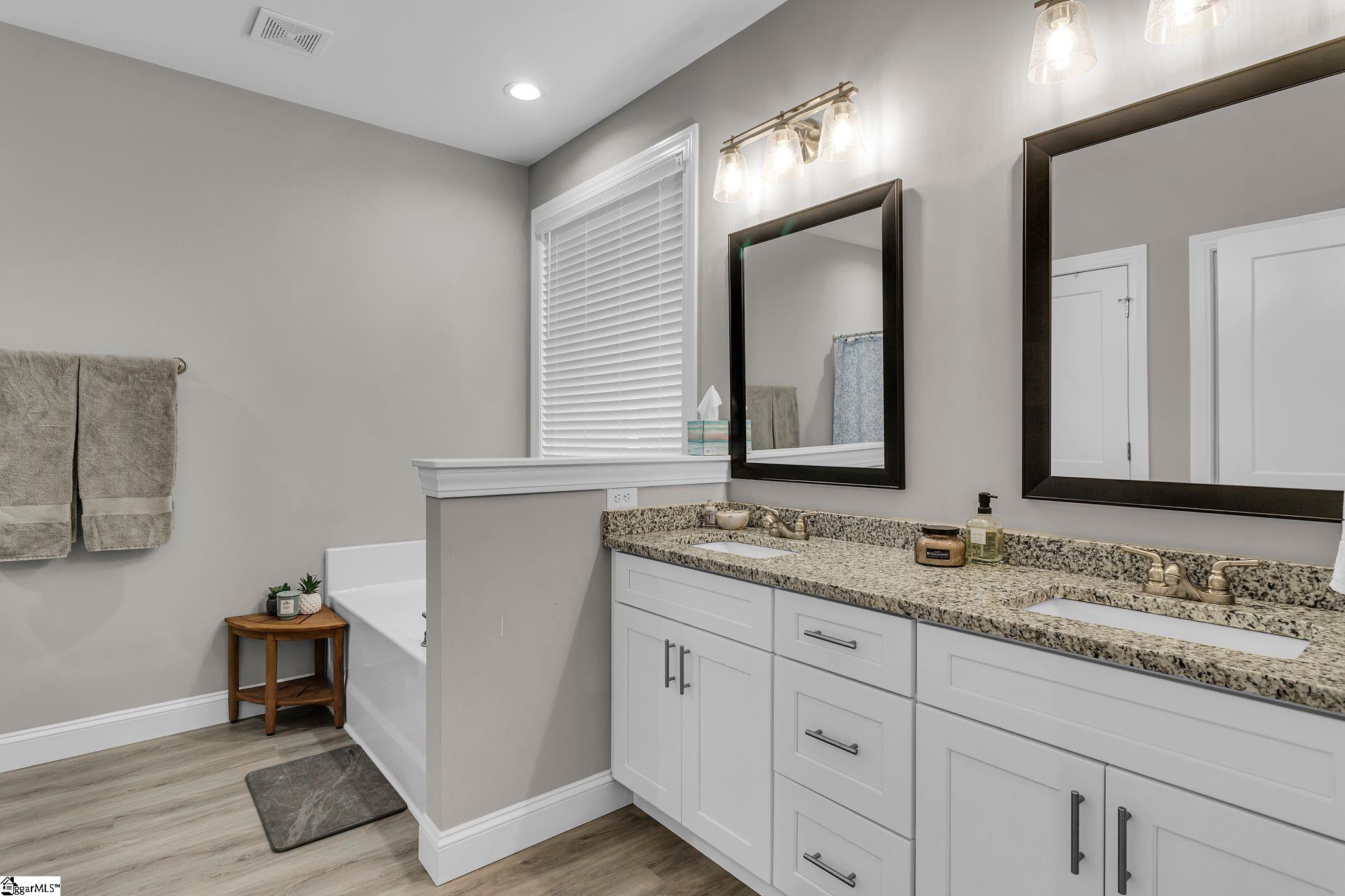 170 Bramlett Road Taylors, SC 29687 - Photo 10 of 28