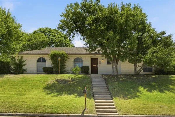 $2,100 | 4128 Arroyo Trail, Lake Worth, TX 76135