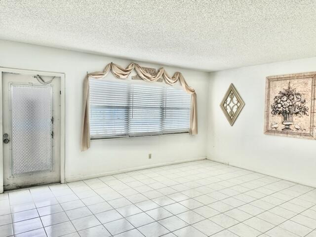 4012 Lincoln A Boca Raton, FL 33434 - Photo 4 of 29 Living Area
