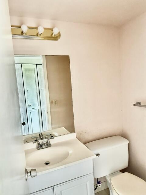 4012 Lincoln A Boca Raton, FL 33434 - Photo 7 of 29 1/2 Bathroom