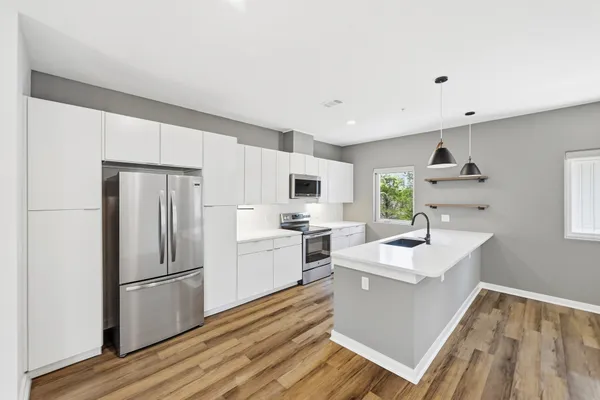 $2,395 | 5924 South Congress Avenue, Unit 63S, Austin, TX 78745
