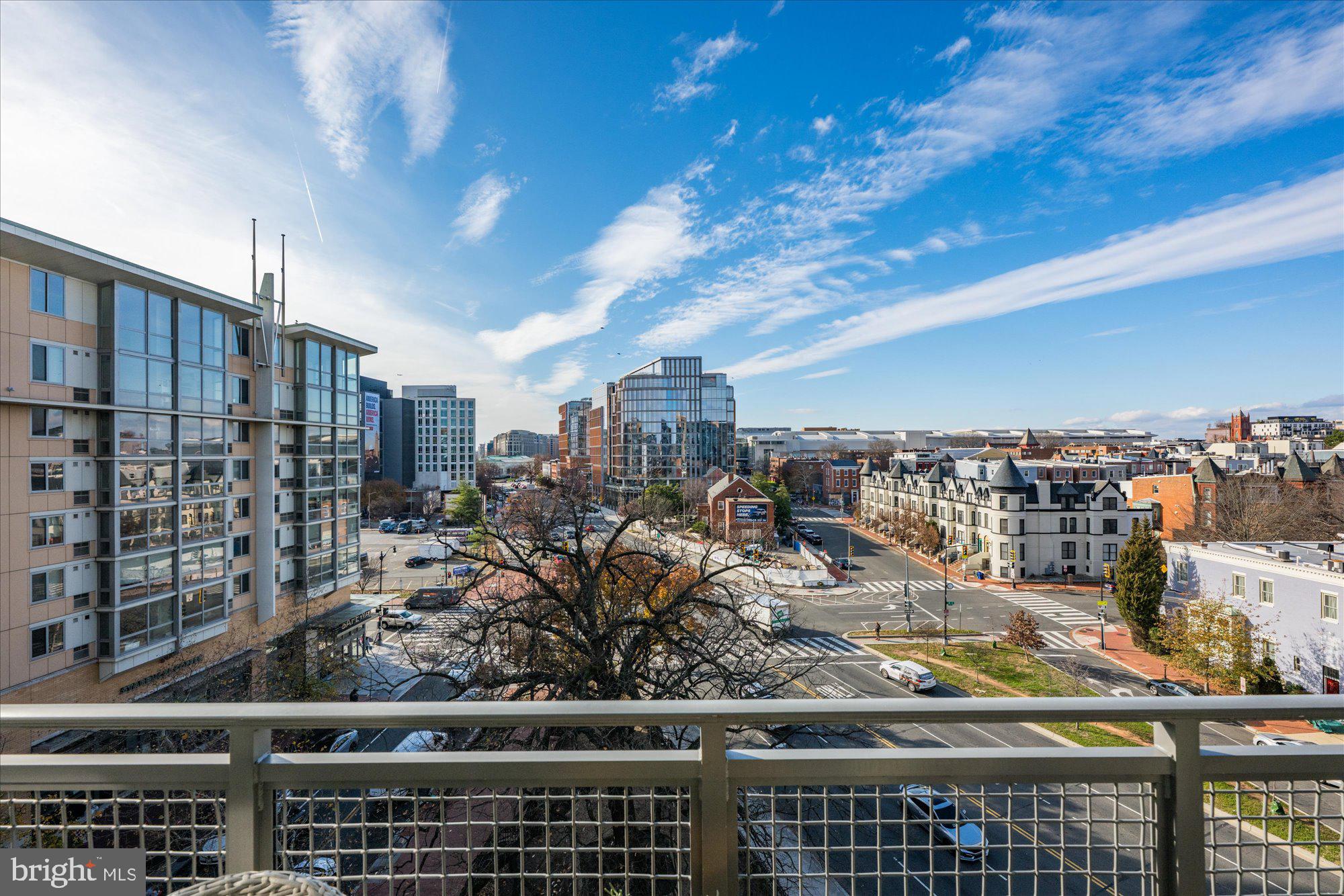 460 New York Avenue Northwest, Unit 504 Washington, DC 20001 - Photo 20 of 62 a city view