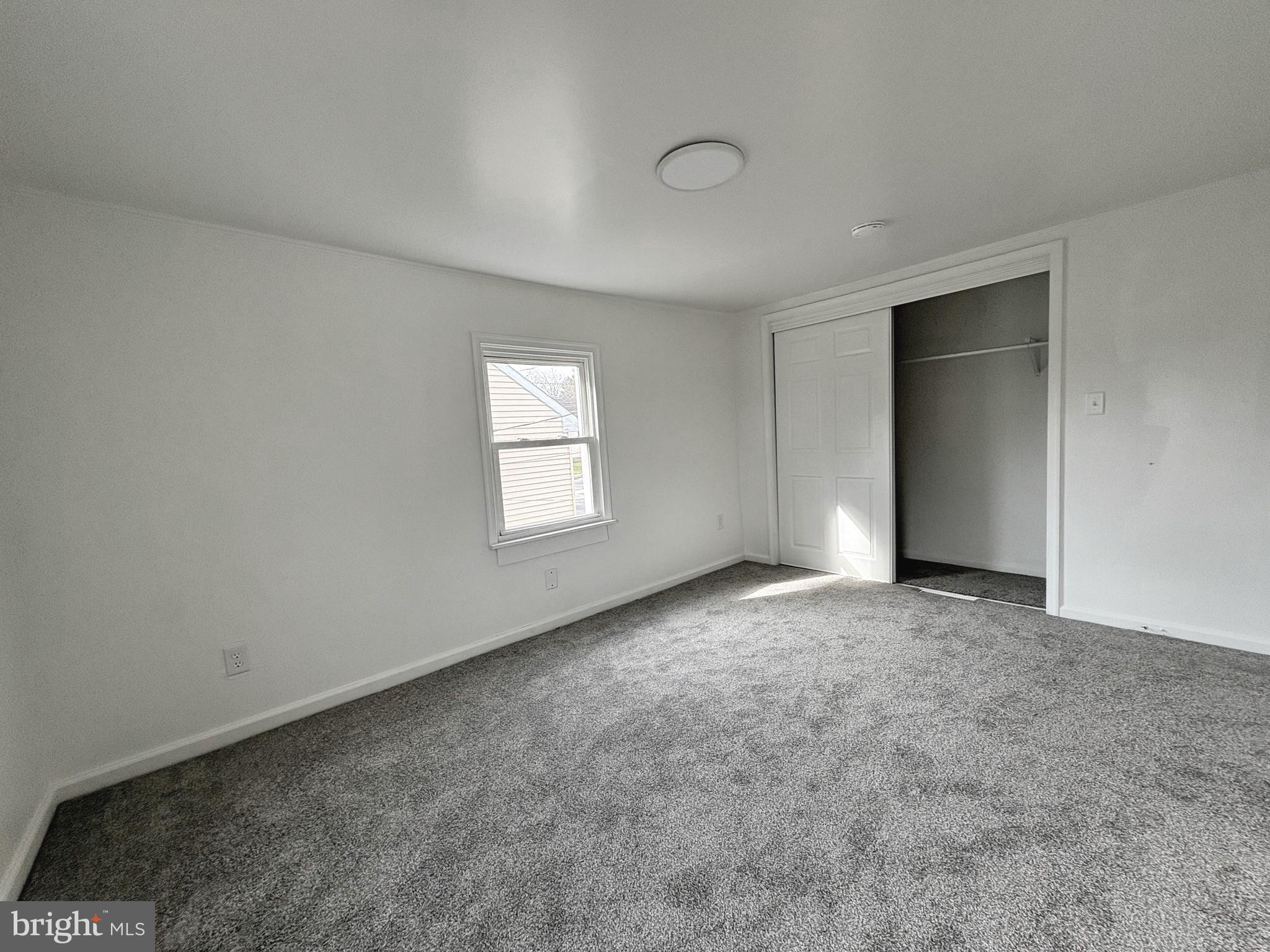 758 Fremont Street Lancaster, PA 17603 - Photo 15 of 20 an empty room with windows