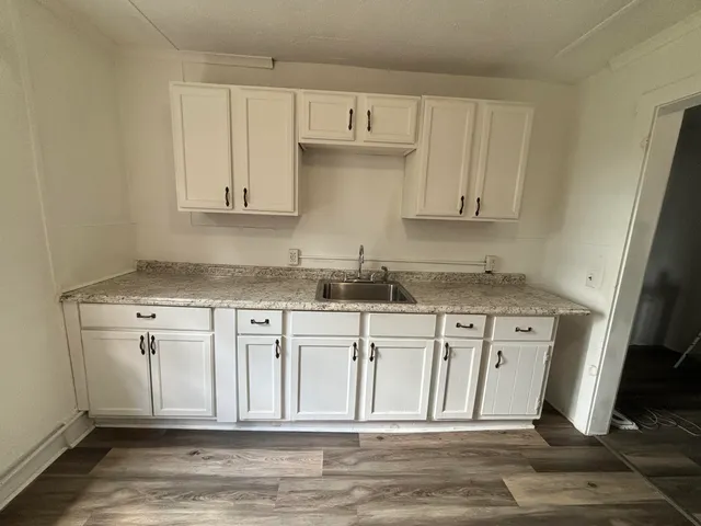 $1,100 | 633 West North Street, Unit 2, Kalamazoo, MI 49007