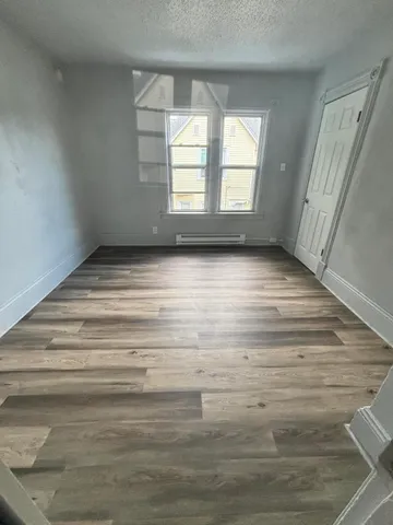 $1,100 | 633 West North Street, Unit 2, Kalamazoo, MI 49007