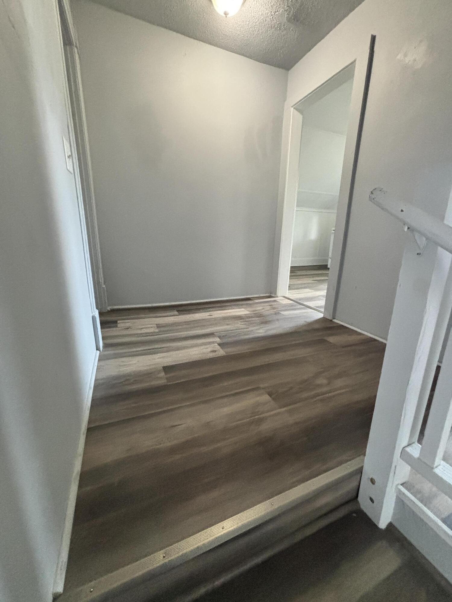 633 West North Street, Unit 2 Kalamazoo, MI 49007 - Photo 4 of 16 IMG_3448