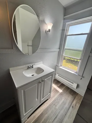 $1,100 | 633 West North Street, Unit 2, Kalamazoo, MI 49007