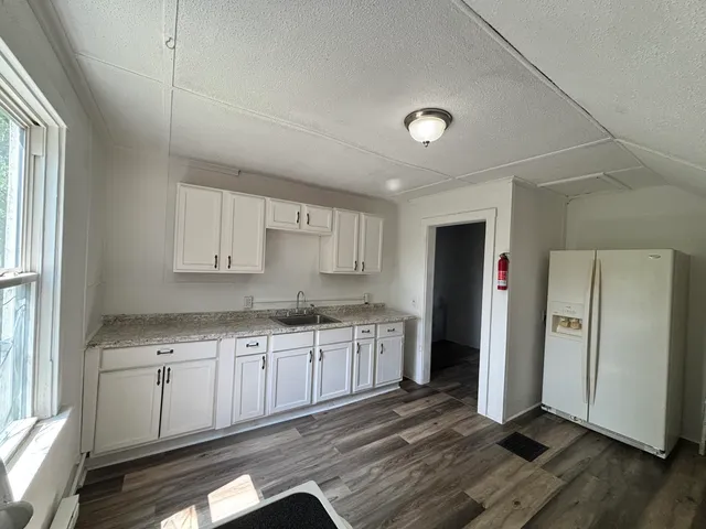 $1,100 | 633 West North Street, Unit 2, Kalamazoo, MI 49007