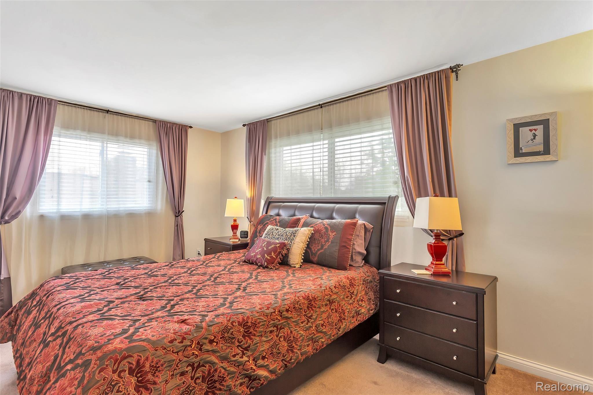 42059 Hanford Road Canton, MI 48187 - Photo 21 of 50 42059-Hanfod-WindowStill-Real-Estate-Photography-21.jpg