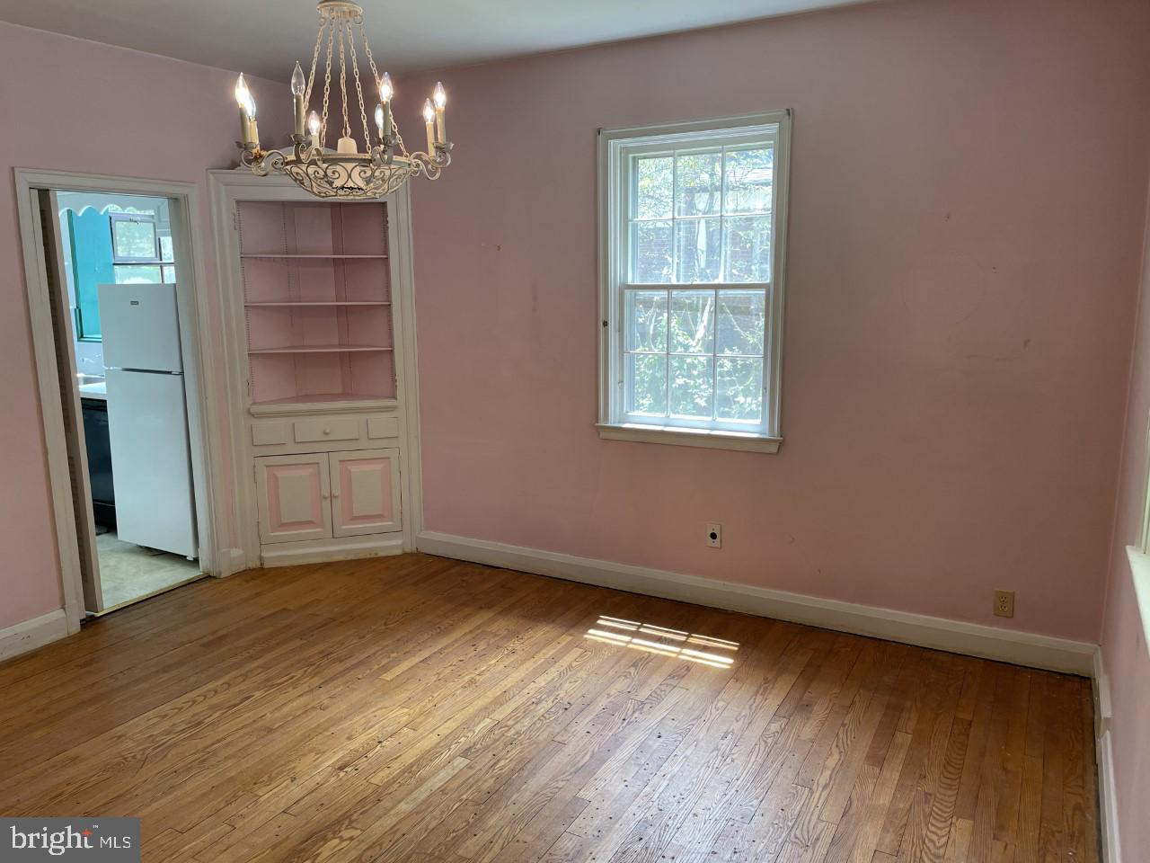 819 Tred Avon Road Baltimore, MD 21212 - Photo 6 of 25 Dining room with hardwood floors