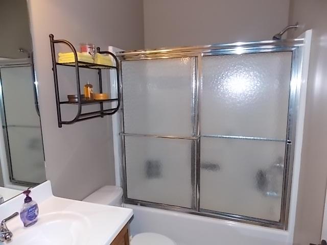 164 Sara Street St. George, SC 29477 - Photo 13 of 16 Guest Bath (5'x7'6')