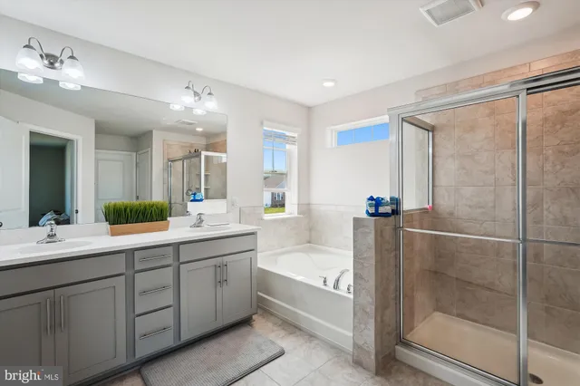 a view of workspace with furniture