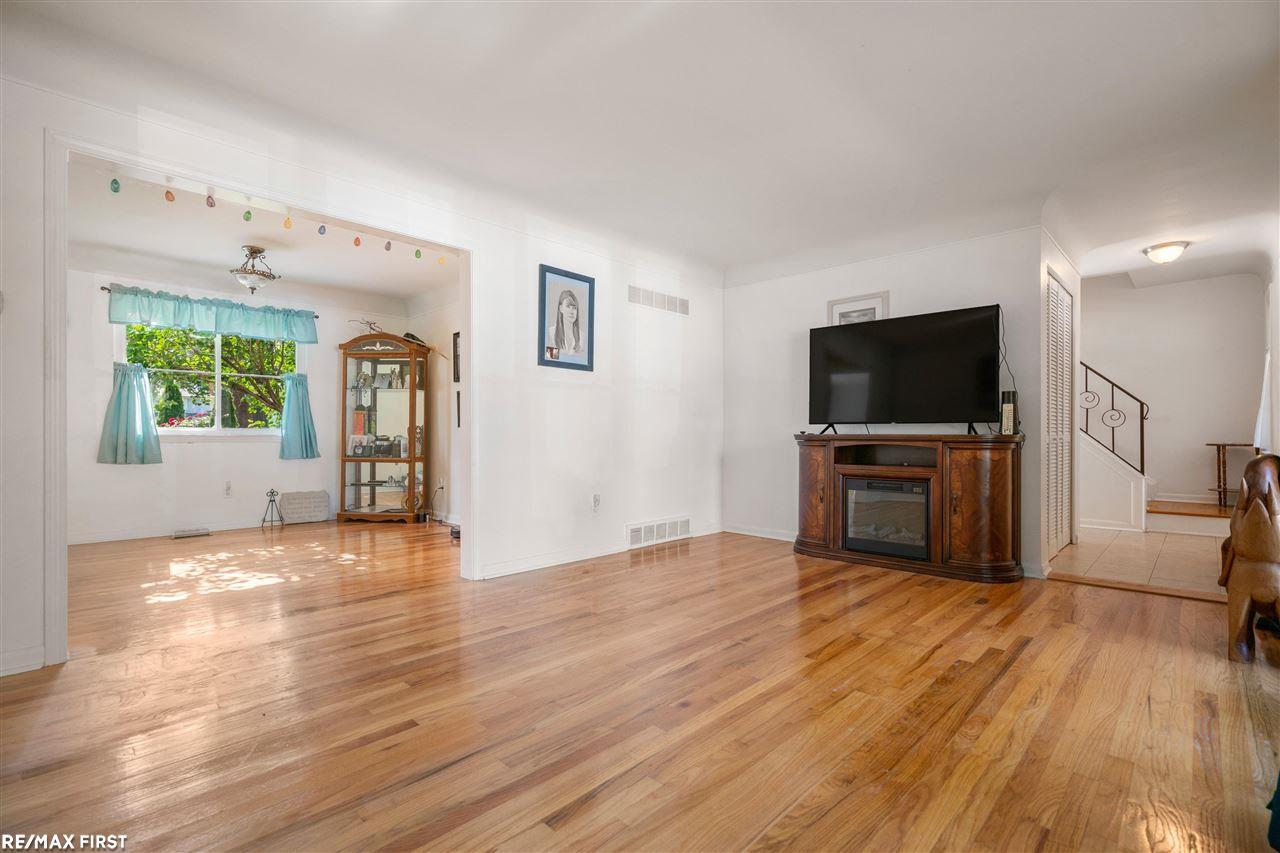 32415 Woody Road Fraser, MI 48026 - Photo 5 of 31 50078865-4.JPG