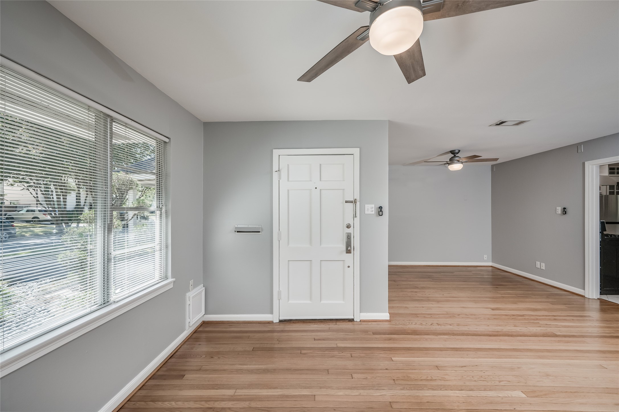 3322 Elmridge Street Houston, TX 77025 - Photo 4 of 26