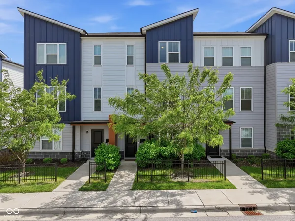 $279,000 | 2945 Bolton Square Boulevard, Indianapolis, IN 46222