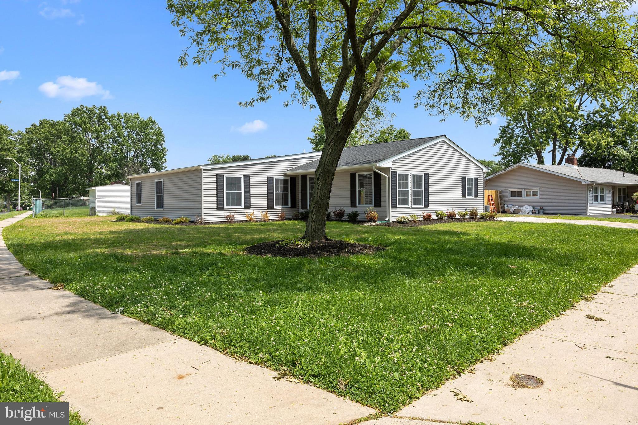 74 Gentle Road Levittown, PA 19057 - Photo 2 of 38