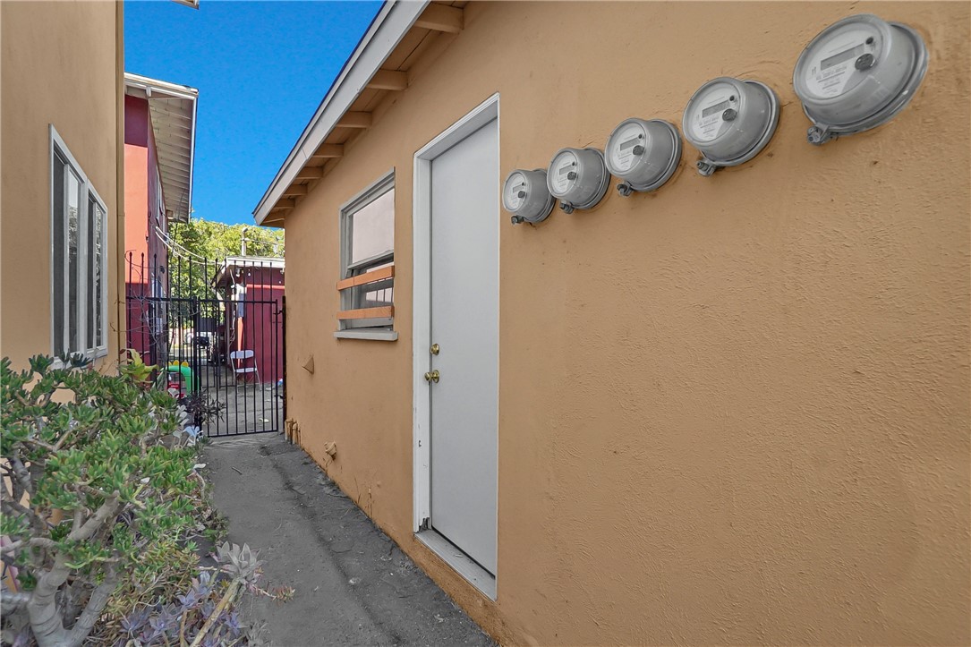 1405 South Broadway Santa Ana, CA 92707 - Photo 9 of 18