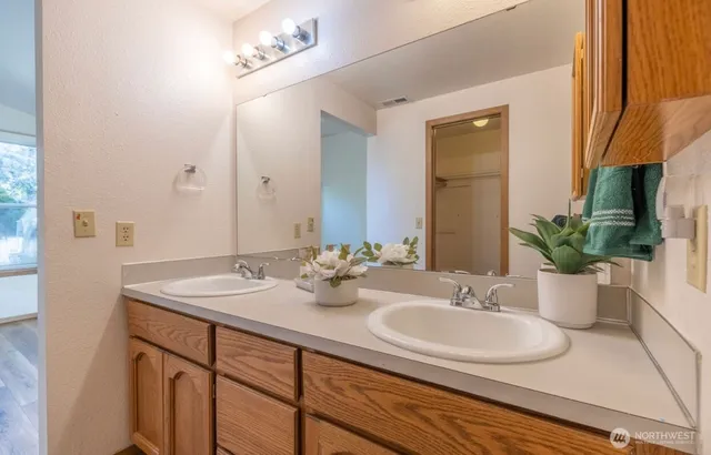 $2,900 | 11209 Southeast 267th Place, Kent, WA 98030