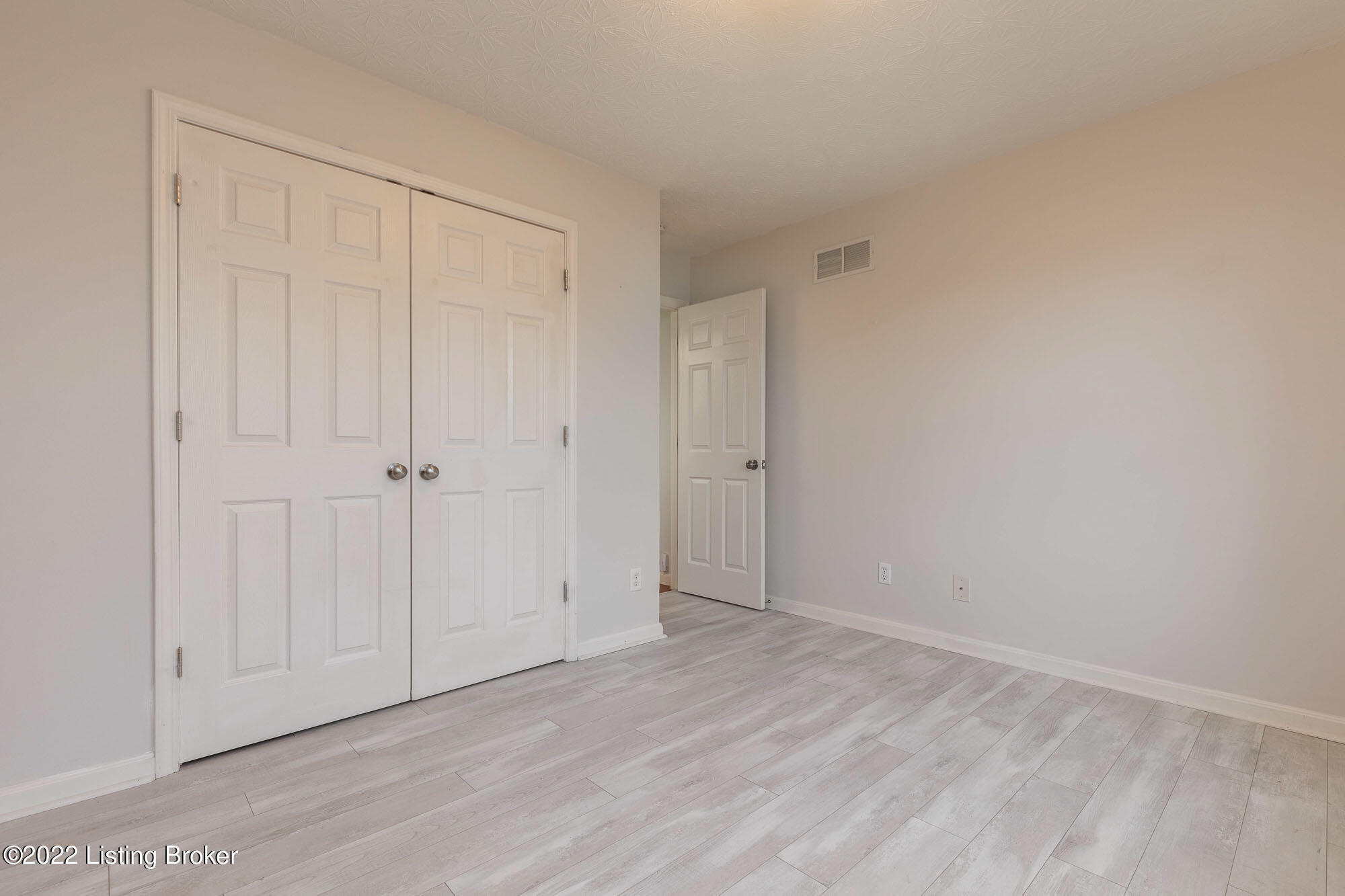 6205 Cooper Chapel Road Louisville, KY 40229 - Photo 17 of 47 Bedroom 2