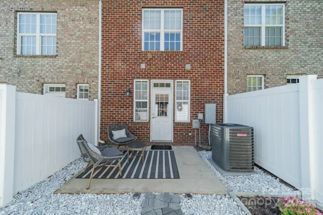 $2,100 | 13107 Arbor Day Court, Charlotte, NC 28269