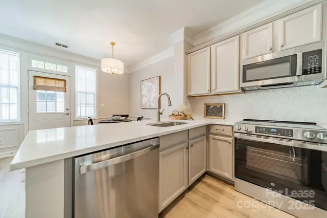 $2,100 | 13107 Arbor Day Court, Charlotte, NC 28269