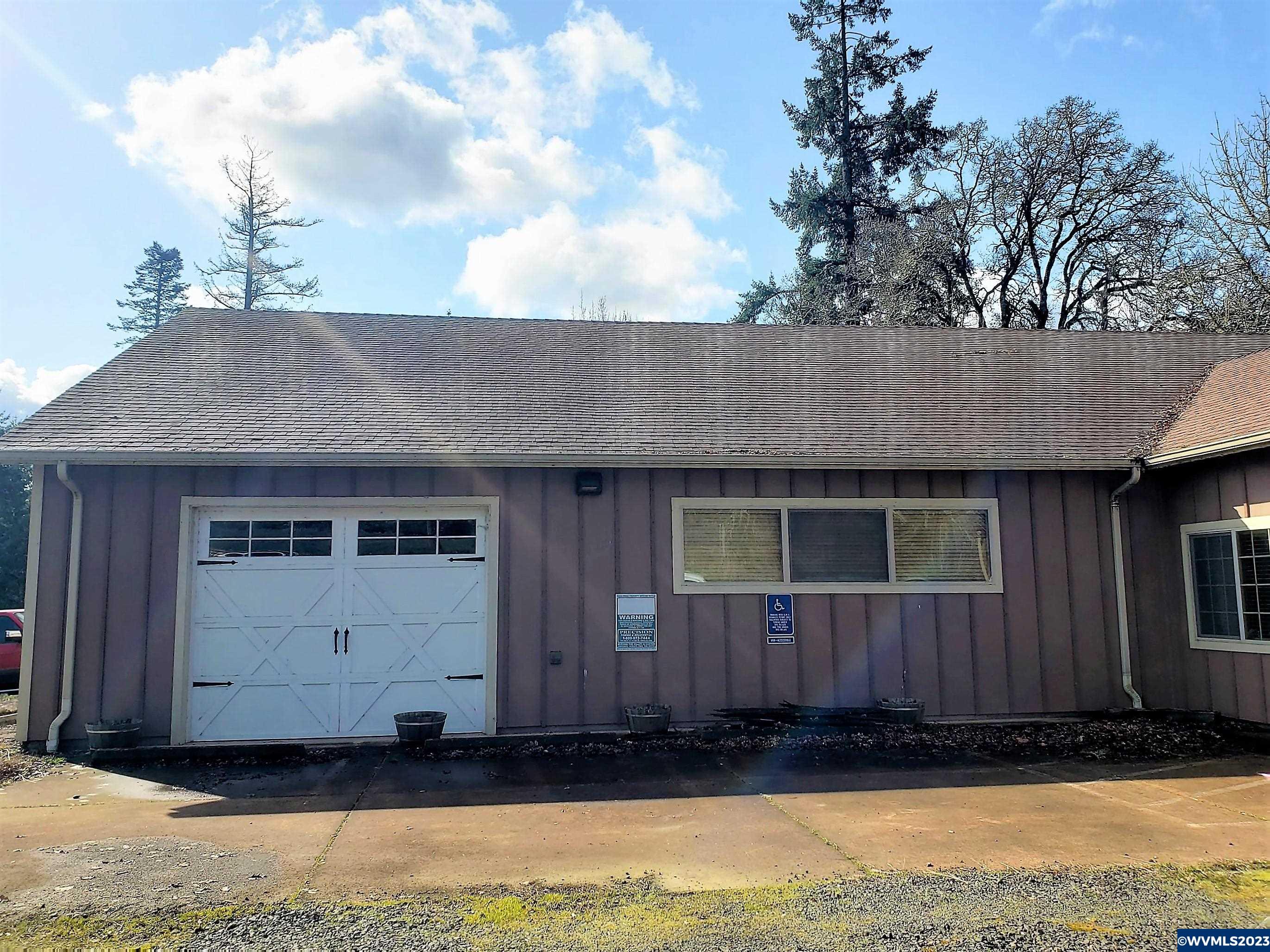 335 South Oak Grove Road Independence, OR 97351 - Photo 2 of 4