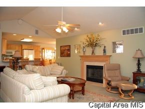 3908 Oakview Drive Springfield, IL 62712 - Photo 4 of 12