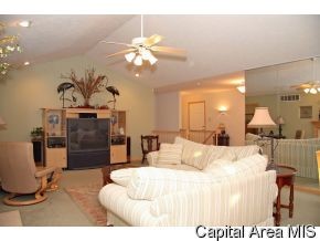 3908 Oakview Drive Springfield, IL 62712 - Photo 5 of 12