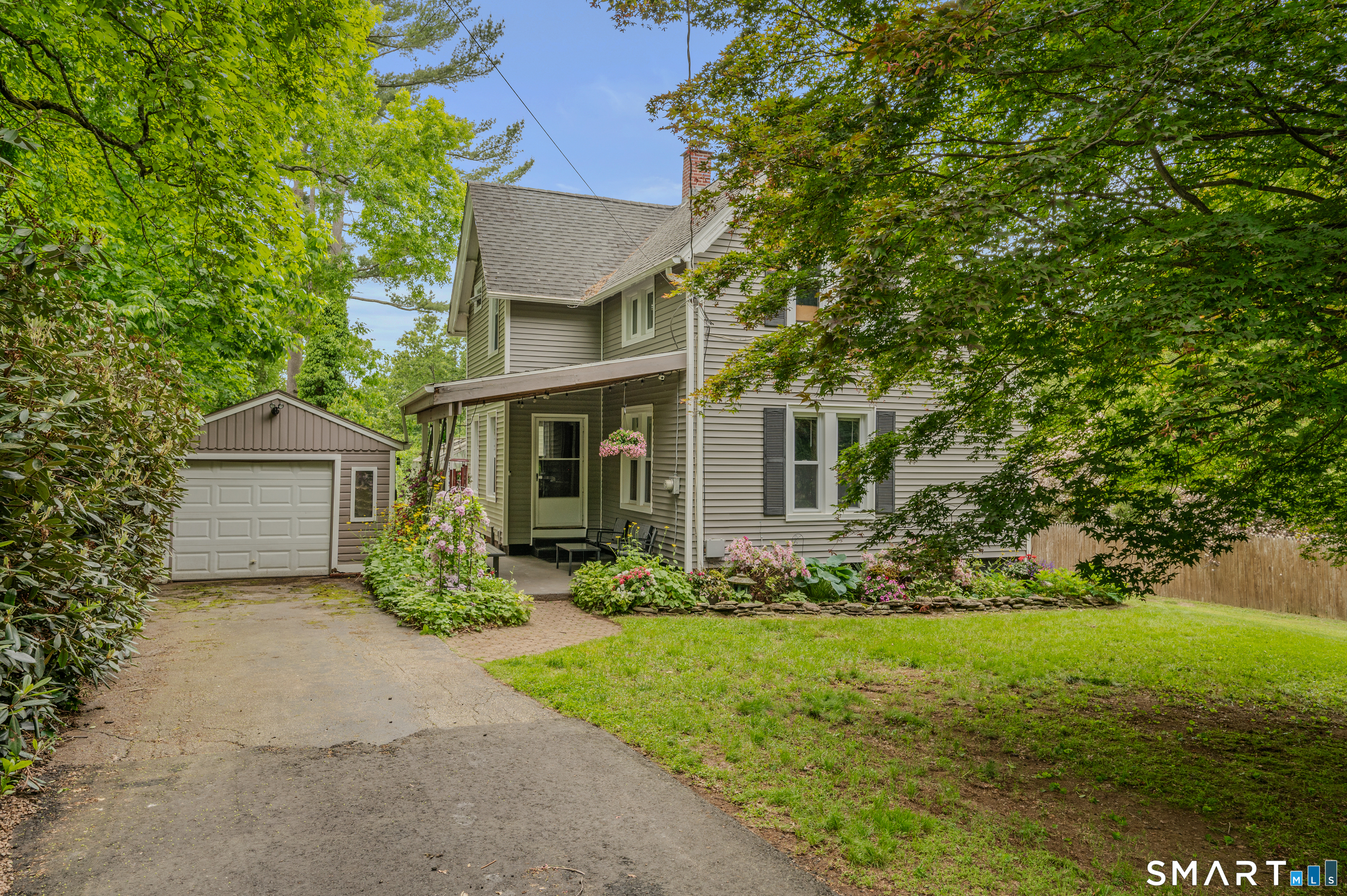 559 Old Laurel Hill Road Norwich, CT 06360 - Photo 2 of 36