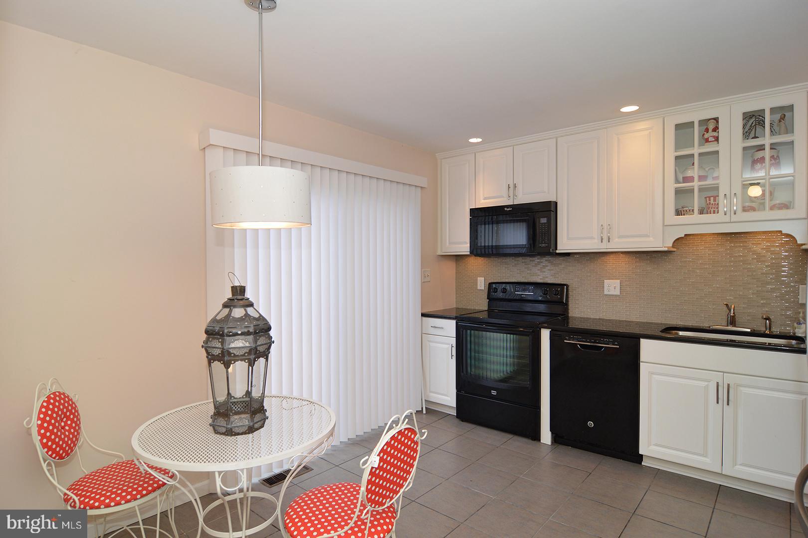 31 Pinehurst Court Reading, PA 19607 - Photo 7 of 26 Gallery Image 7