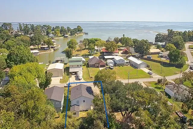 $289,000 | 342 Gov Hogg Drive, Point Blank, TX 77364