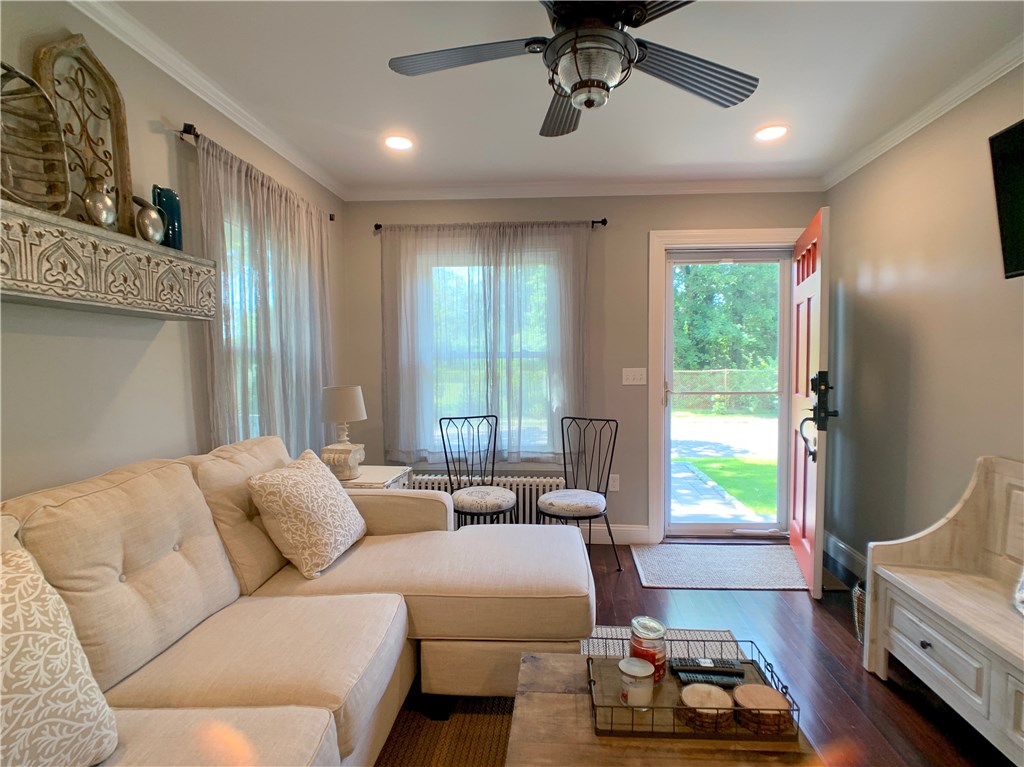 18 Sylvan Street Newport, RI 02840 - Photo 7 of 29