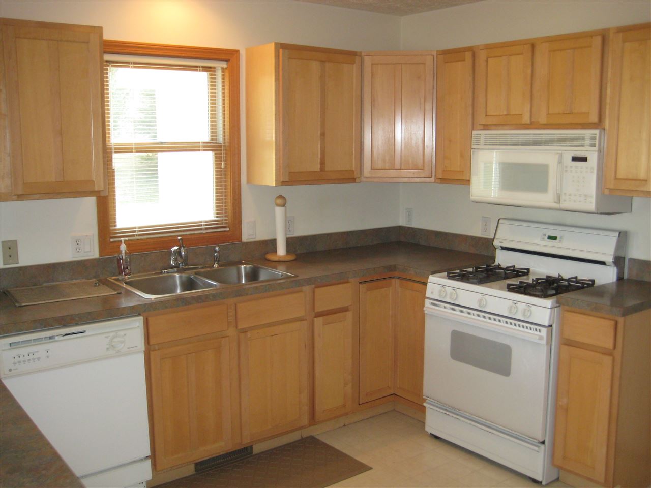 9179 South Maple City Road Maple City, MI 49664 - Photo 6 of 43 1873888-5.JPG