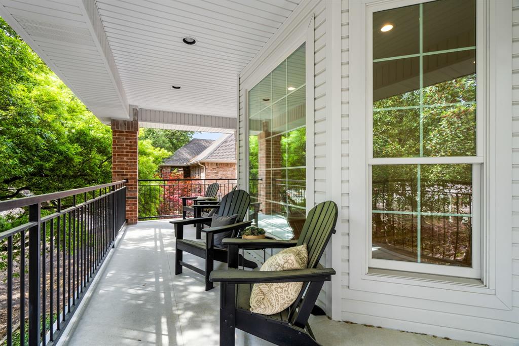 5120 Briar Tree Drive Dallas, TX 75248 - Photo 32 of 40 a living room with furniture and garden