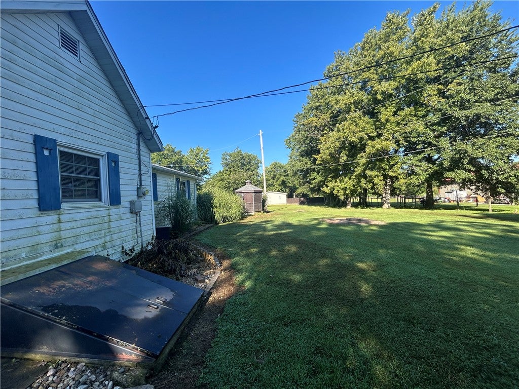 7686 Hendricks Lane Decatur, IL 62521 - Photo 5 of 28 Gallery Image 5