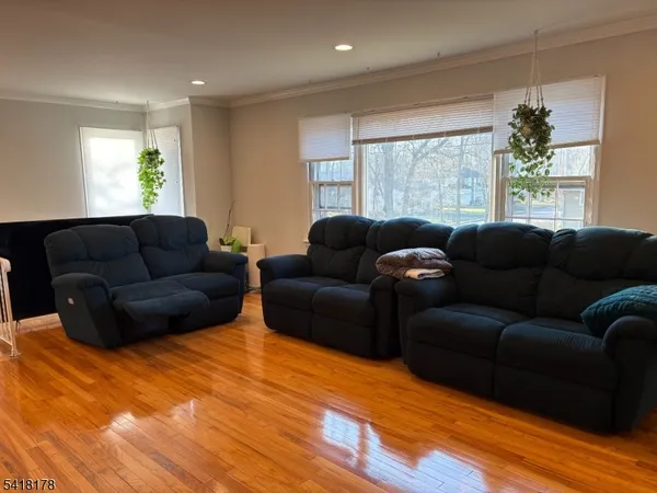 $4,600 | 52 Oakwood Avenue, Livingston, NJ 07039
