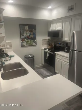 $2,900 | 1282 Beach Boulevard, Unit 123, Biloxi, MS 39530