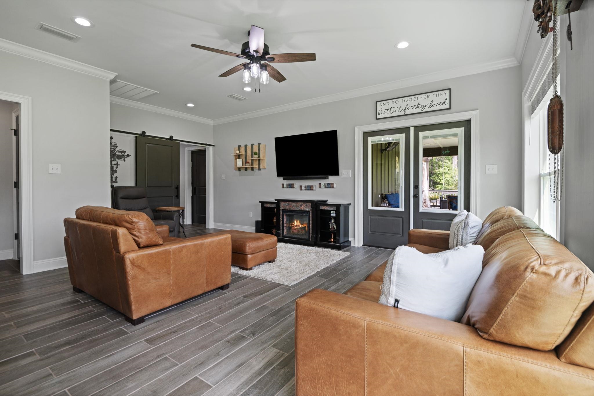 25867 Goat Cooper Road Robertsdale, AL 36567 - Photo 7 of 34 Living Room