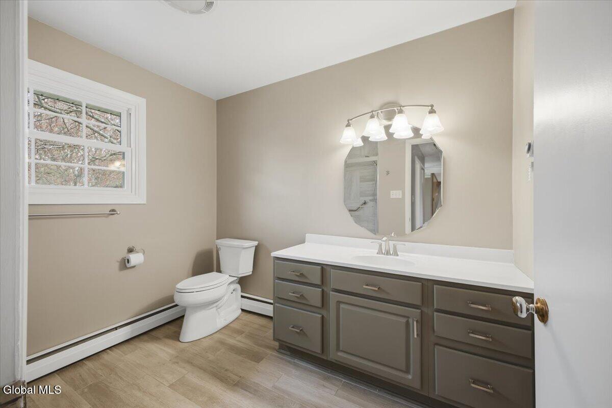 43 Meadowview Road Queensbury, NY 12804 - Photo 31 of 37 Upstairs Bathroom