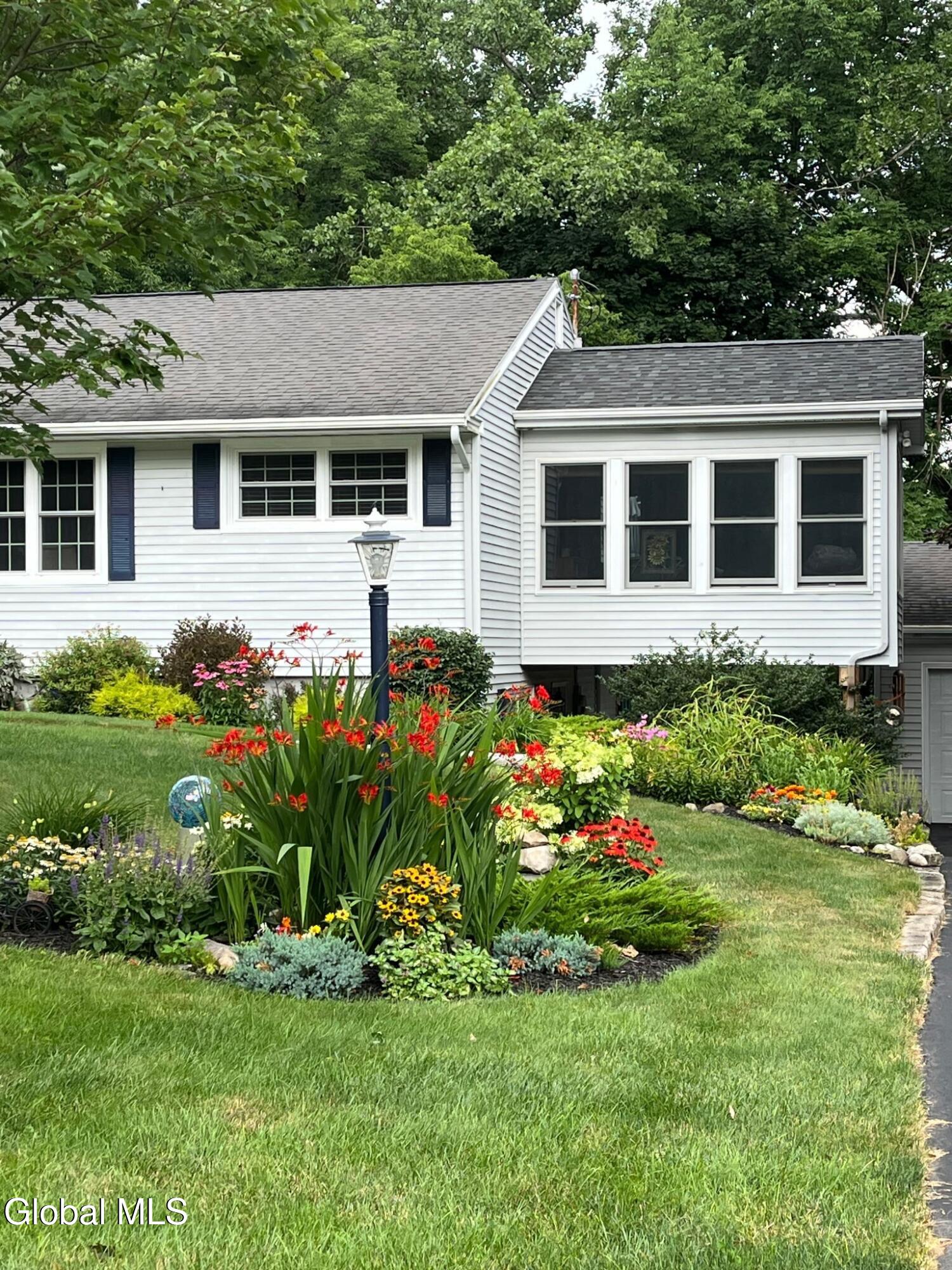 43 Meadowview Road Queensbury, NY 12804 - Photo 5 of 37 Meadowview