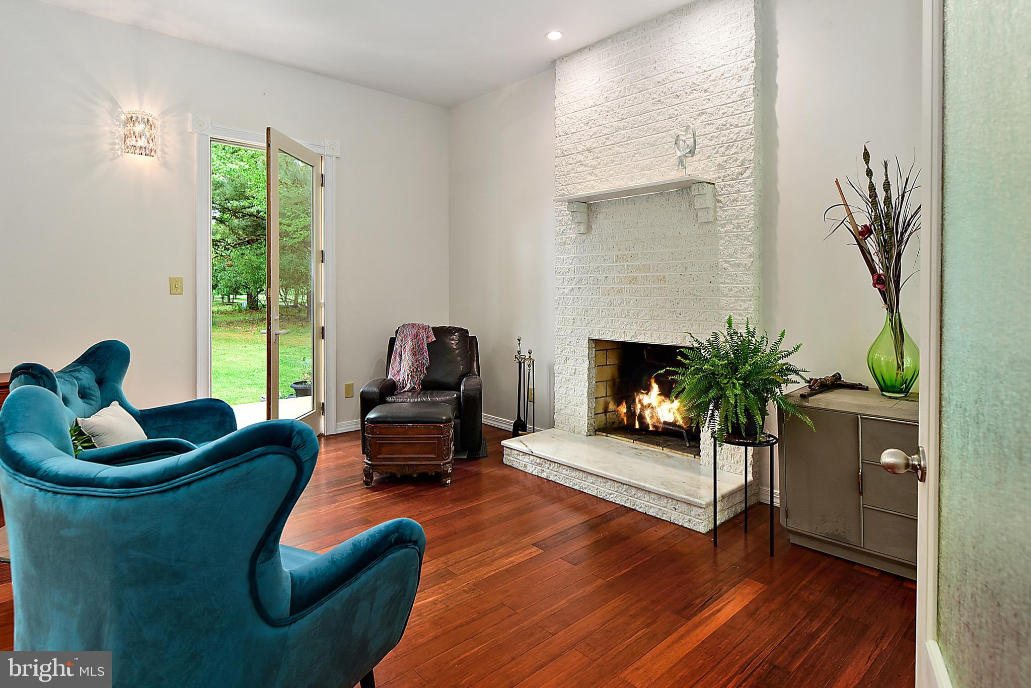 6345 South Point Road Berlin, MD 21811 - Photo 45 of 107 Sitting Room