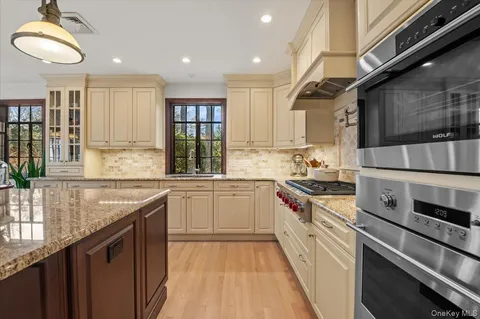 $1,999,000 | 12 Hampton Road, Port Washington, NY 11050