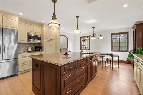 $1,999,000 | 12 Hampton Road, Port Washington, NY 11050