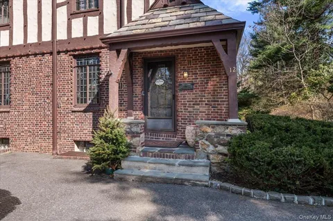 $1,999,000 | 12 Hampton Road, Port Washington, NY 11050